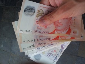 Singapore_banknotes_-_20120205